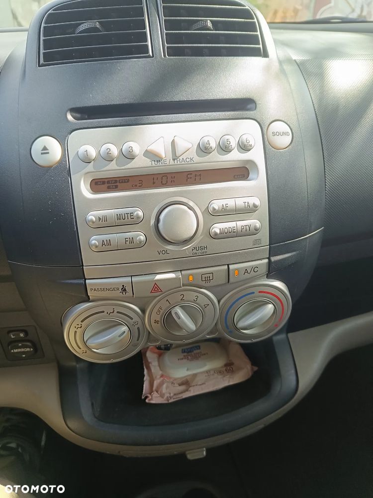 Daihatsu Sirion 1.3 - 6