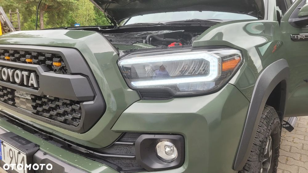 Toyota Tacoma - 8