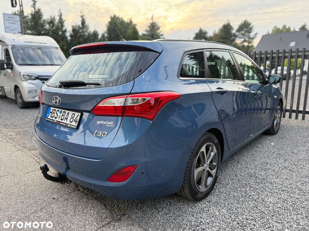 Hyundai i30 blue Kombi 1.4 YES Gold - 6