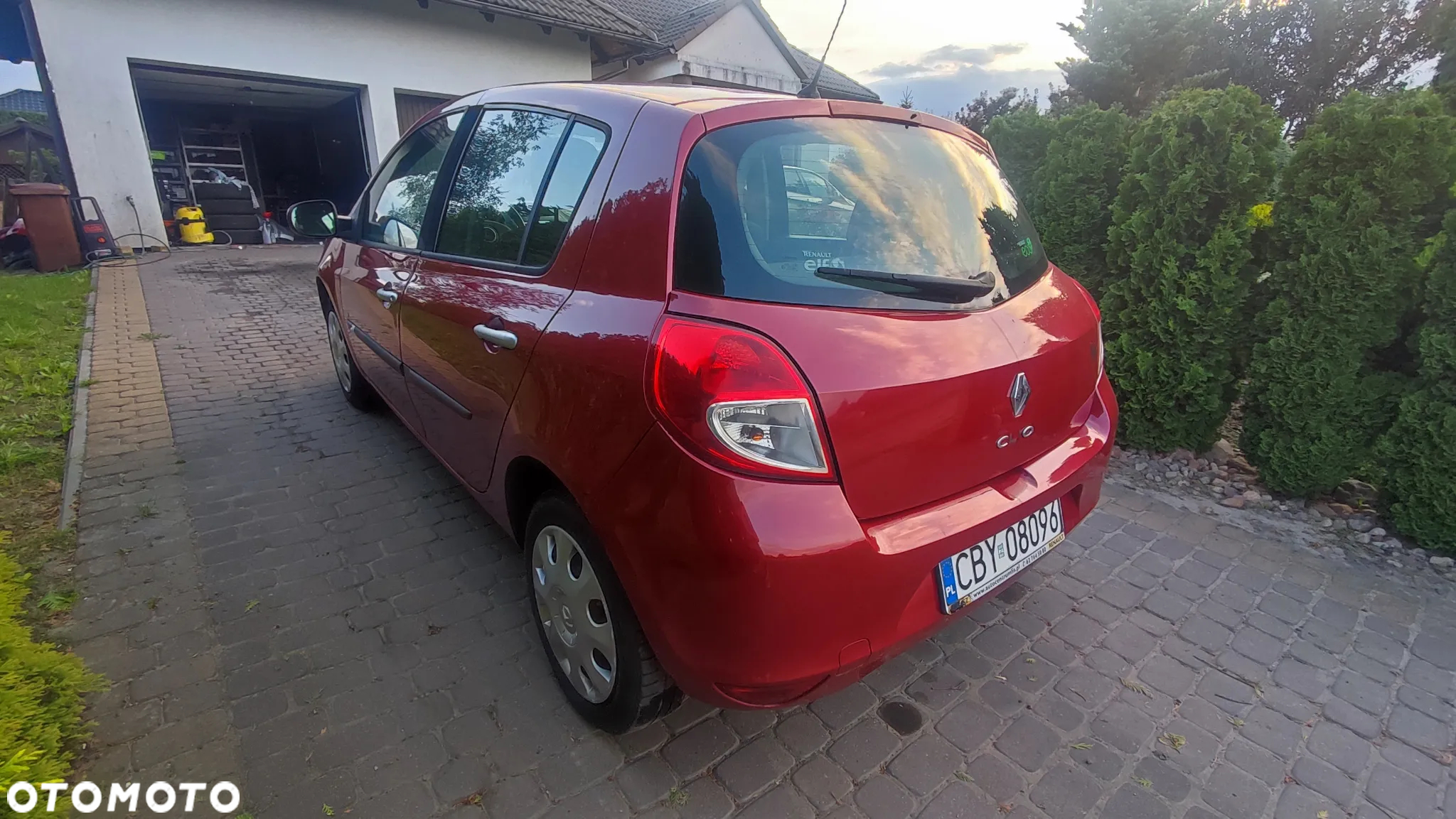 Renault Clio 1.2 16V Authentique - 8