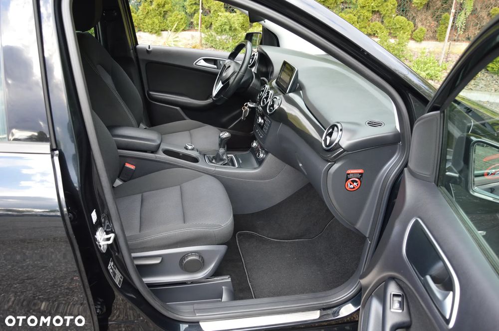 Mercedes-Benz Klasa B 180 CDI (BlueEFFICIENCY) - 34