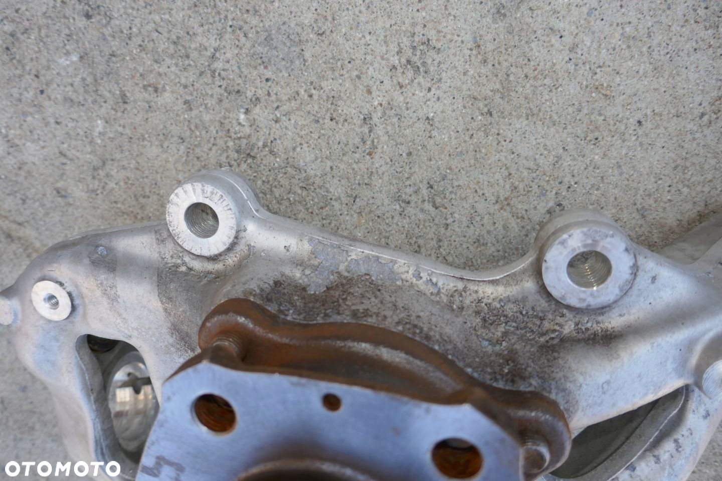 ZWROTNICA PIASTA PRAWA PRZÓD AUDI A4 B9 8W0407560 - 9