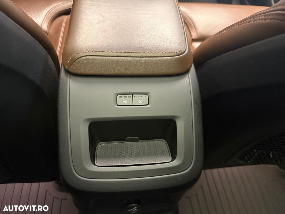 Volvo XC 60 Recharge T8 Twin Engine eAWD Inscription - 11