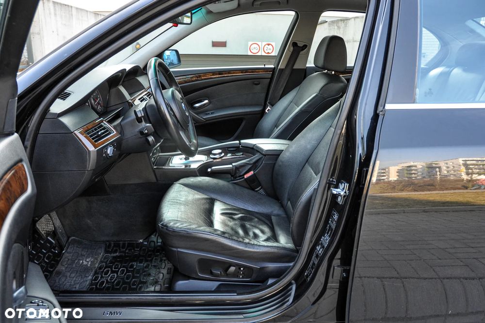 BMW Seria 5 530i - 7