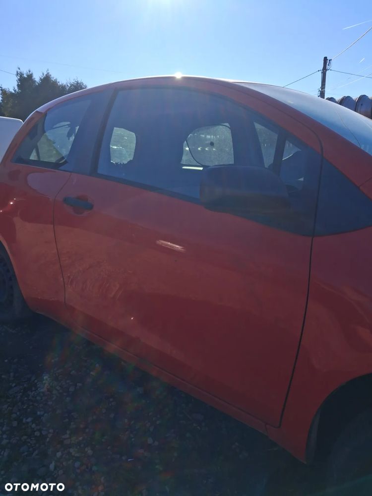 Toyota Yaris II 06 drzwi prawe 3P0 - 3
