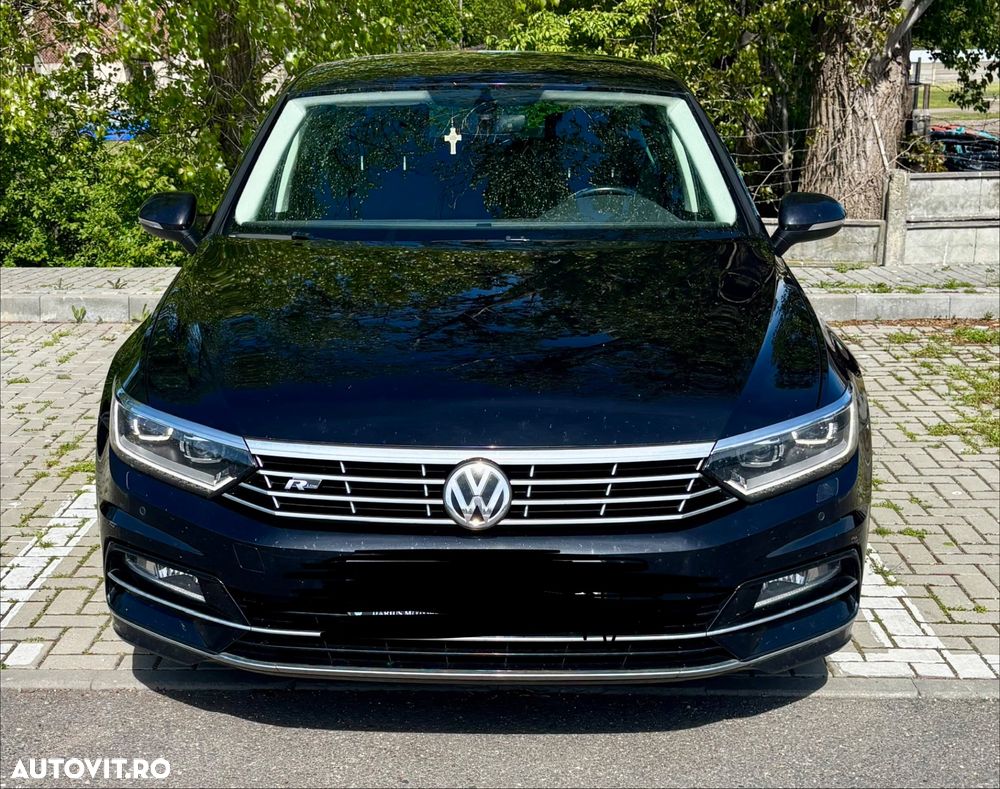 Volkswagen Passat - 1