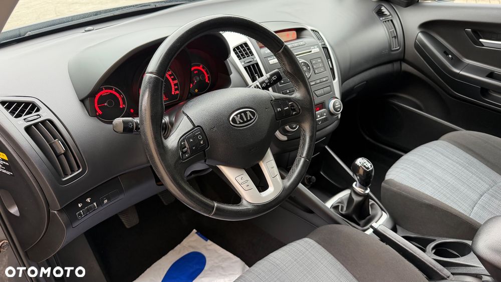 Kia Ceed 1.6 CRDi 90 Spirit - 8