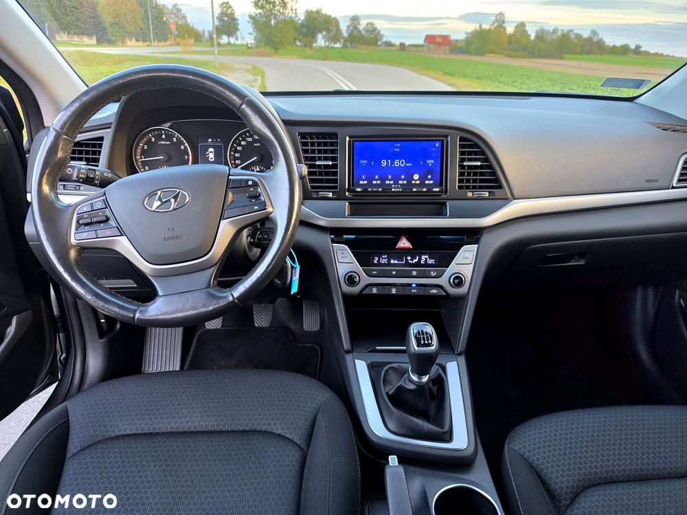 Hyundai Elantra 2018 photo 2