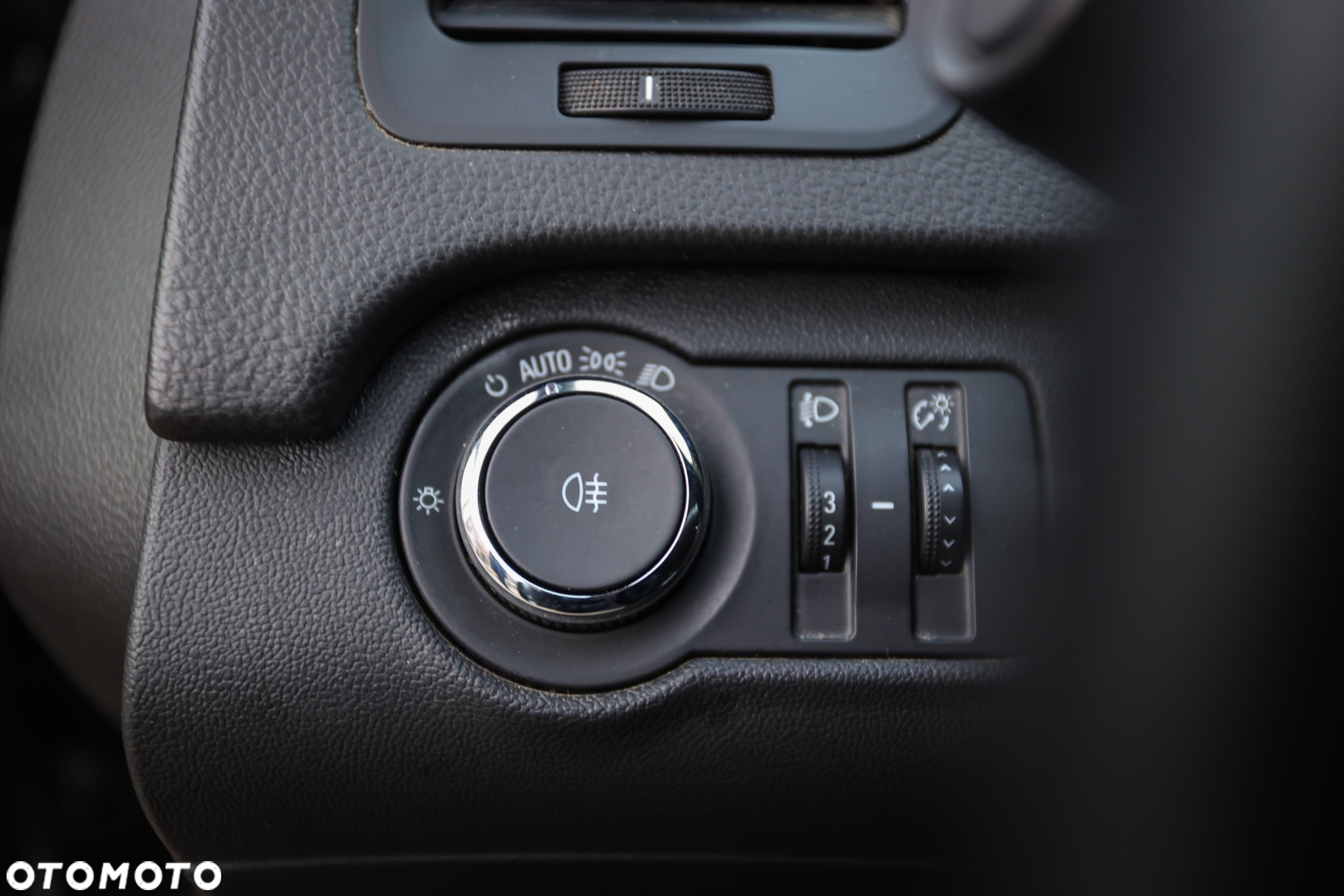 Opel Insignia - 30