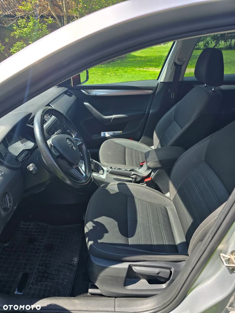 Skoda Octavia 1.6 TDI Ambition DSG - 11