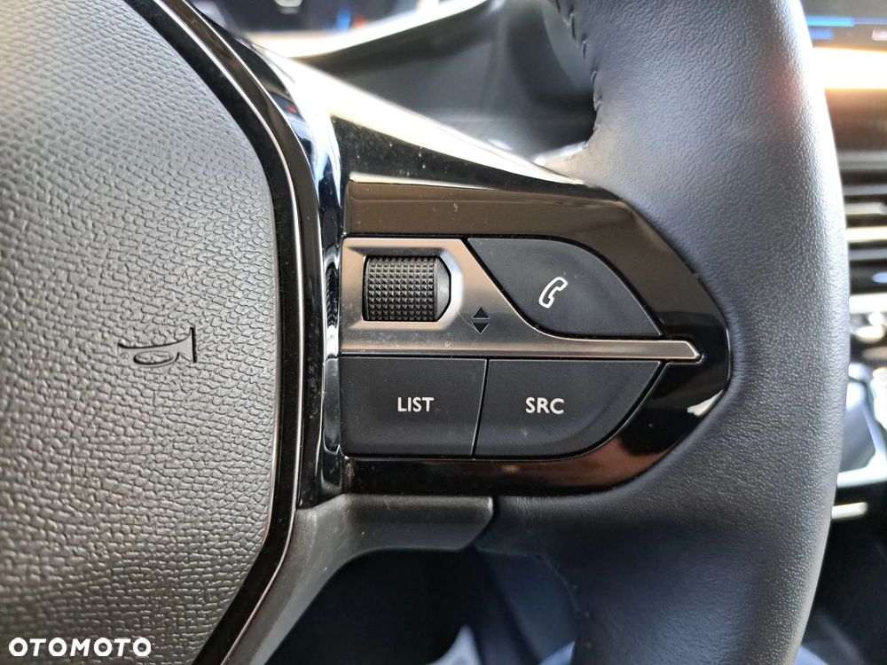 Peugeot 208 1.2 T Allure S&S - 20