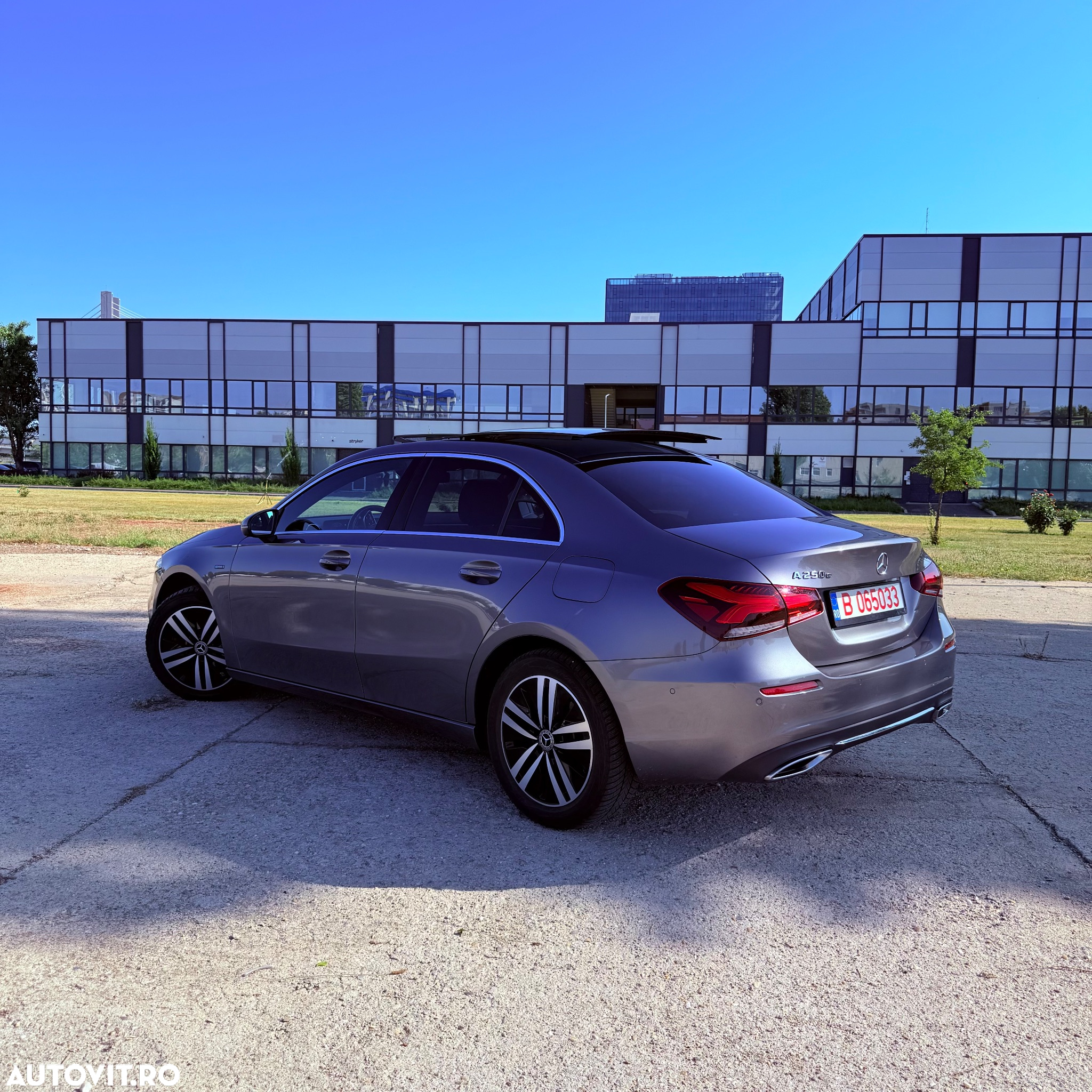 Mercedes-Benz A 200 4Matic 8G-DCT Edition 2021 - 14