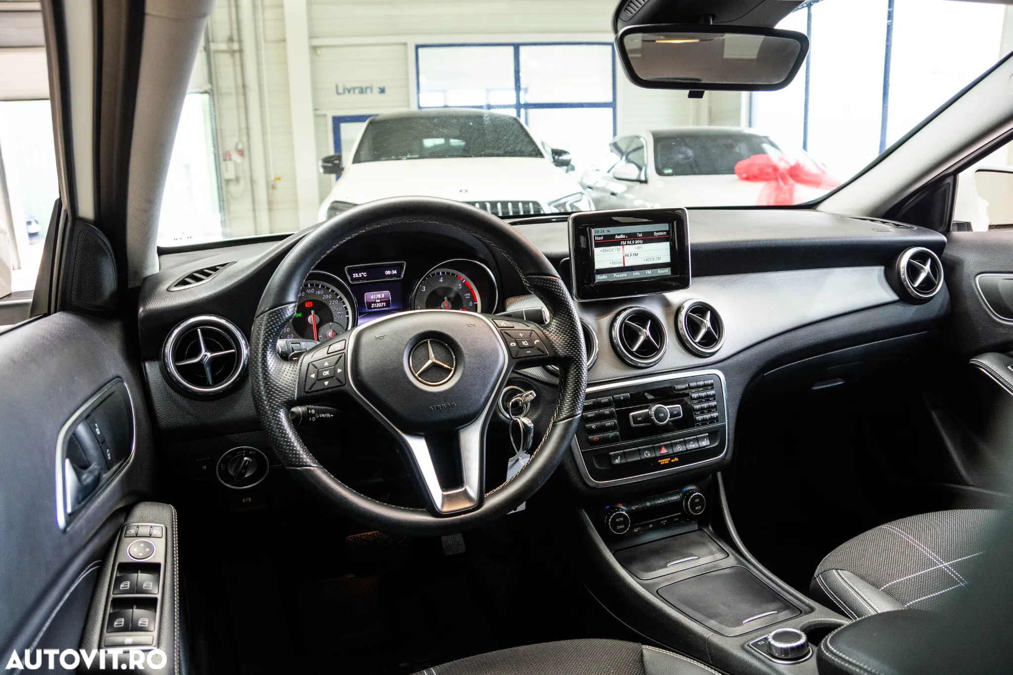 Mercedes-Benz GLA 200 d 7G-DCT Urban - 5
