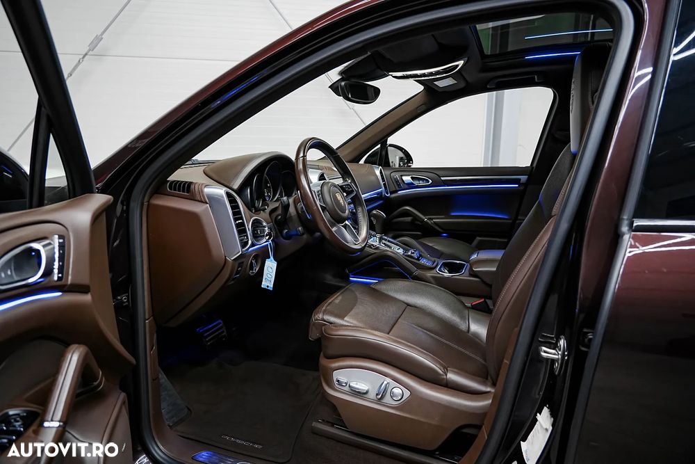 Porsche Cayenne 3.0 L - 14