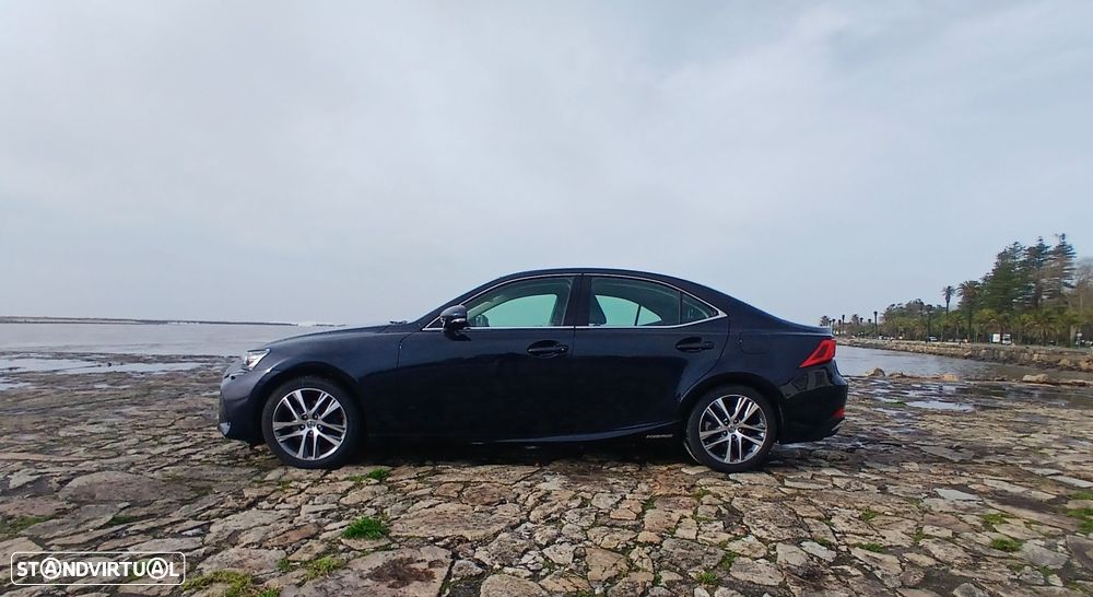 Lexus IS 300H Executive - 2