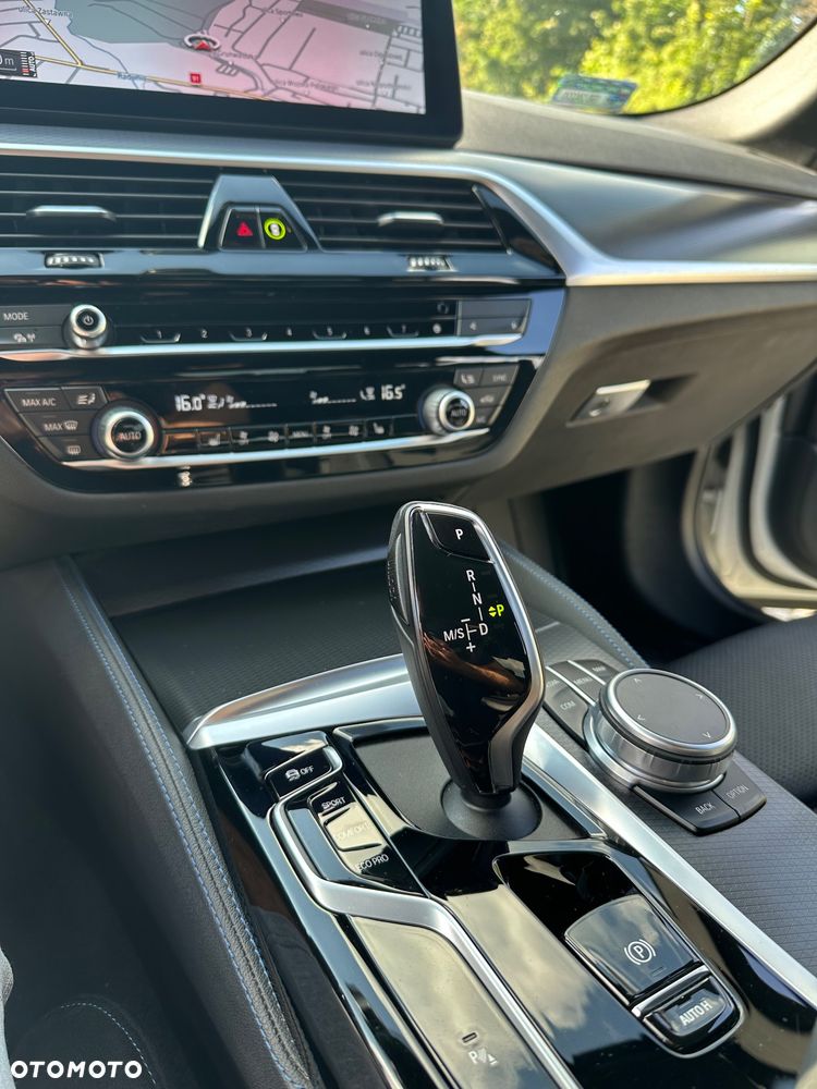 BMW Seria 5 520d xDrive M Sport sport - 13