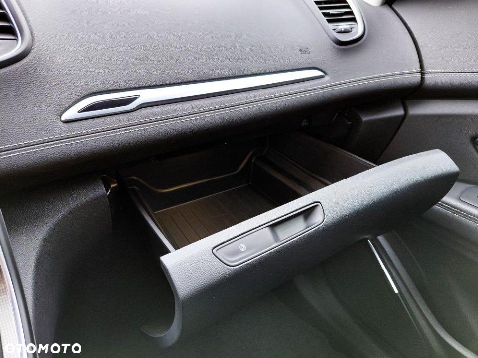 Renault Grand Scenic - 24