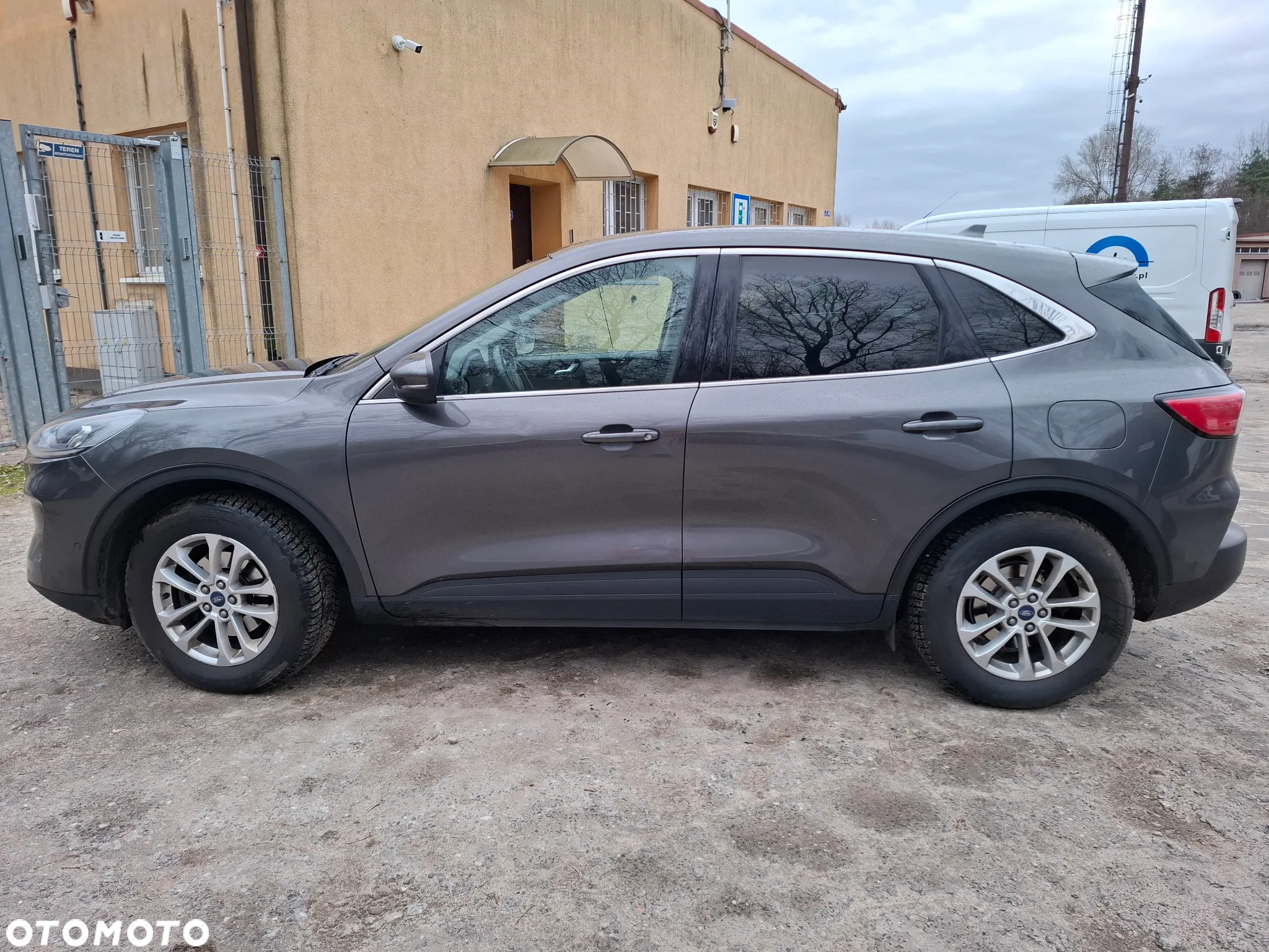 Ford Kuga 2.0 EcoBlue mHEV FWD Titanium - 3