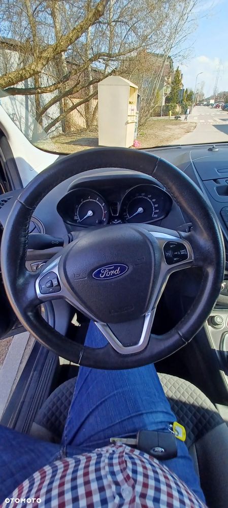 Ford Tourneo Courier 1.0 EcoBoost S&S Ambiente - 10