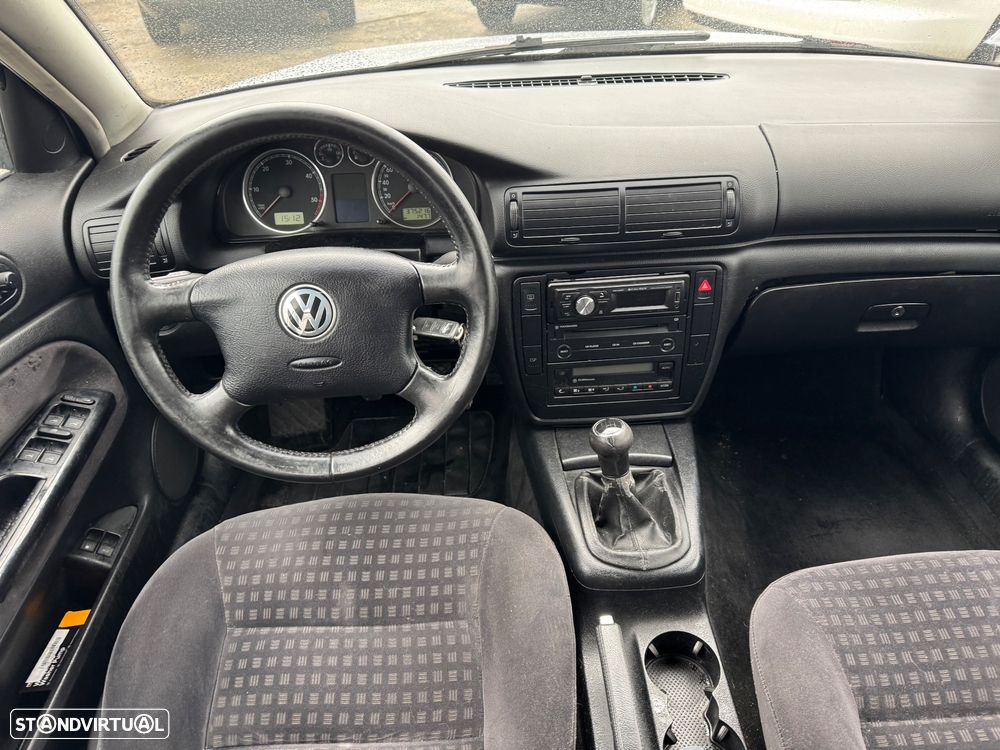 VW Passat 1.9 TDi Trendline EC - 13