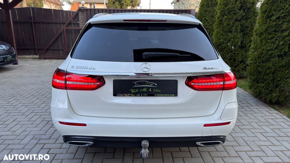 Mercedes-Benz E 300 de 4Matic 9G-TRONIC - 4