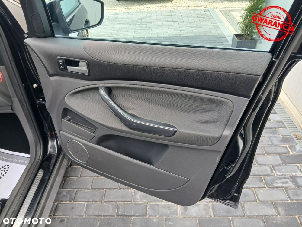 Ford Kuga - 33