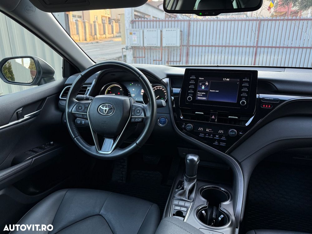 Toyota Camry 2.5 Business - 23