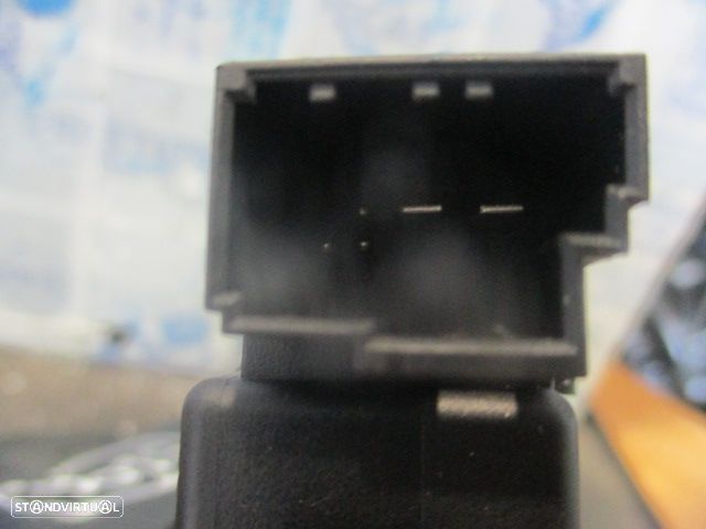 Fecho 5124726954302 BMW F10 2012 525 XDRIVE 2.0D 4X4 218CV 4P PRETO MALA 5 + 6 PINOS BMW F31 2014 320D 163CV 5P CINZA - 4