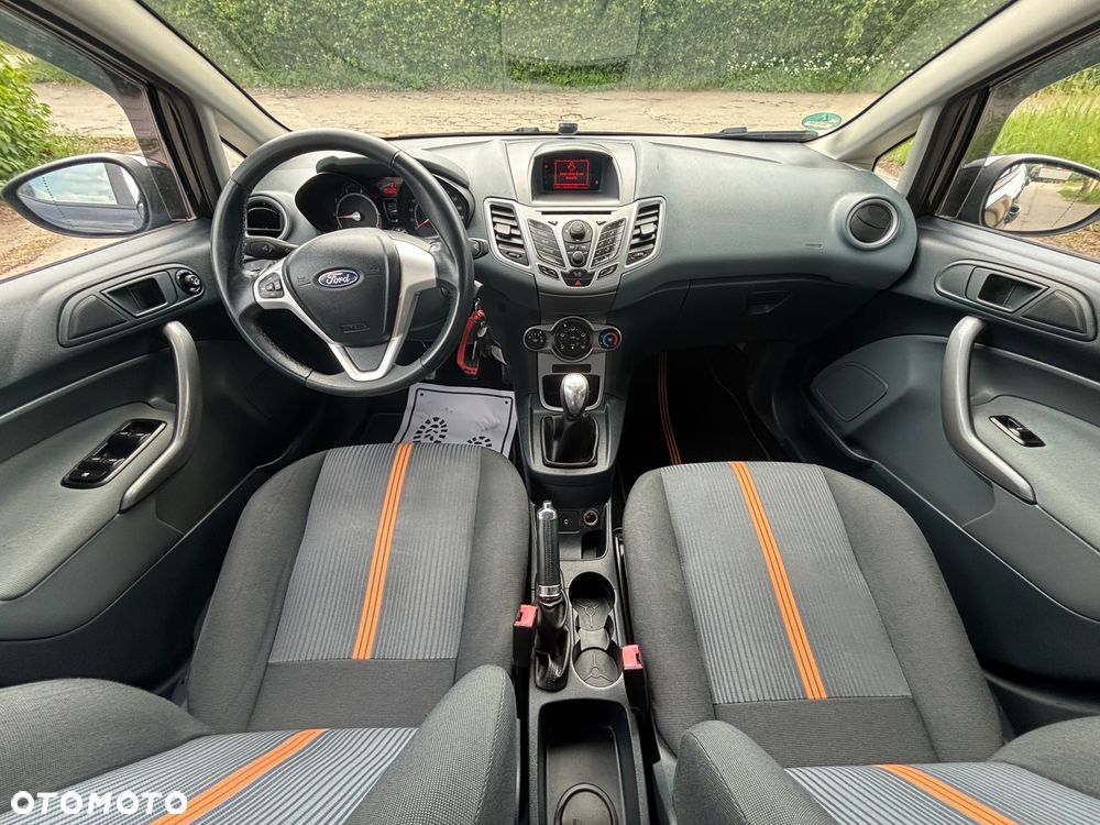 Ford Fiesta 1.25 Champions Edition - 24