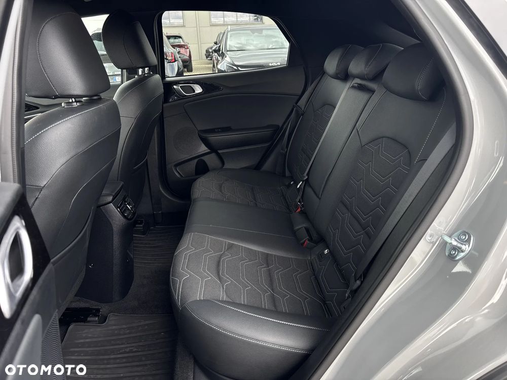 Kia XCeed 1.6 T-GDI Tribute DCT - 24