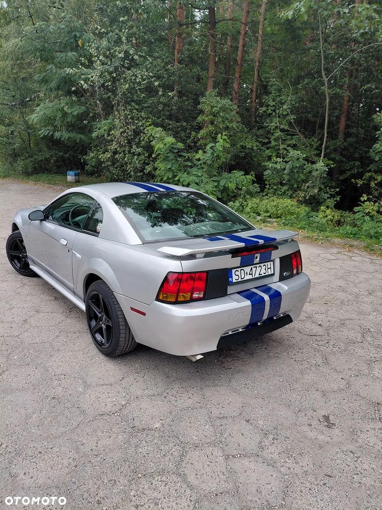 Ford Mustang - 5
