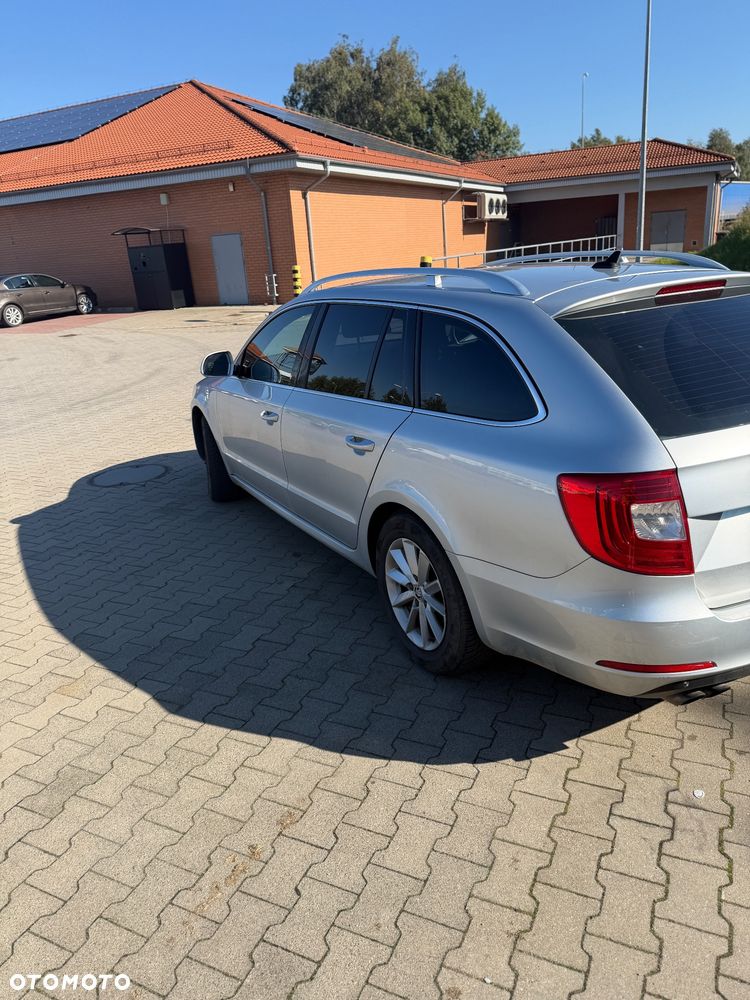 Skoda Superb 2014 photo 5