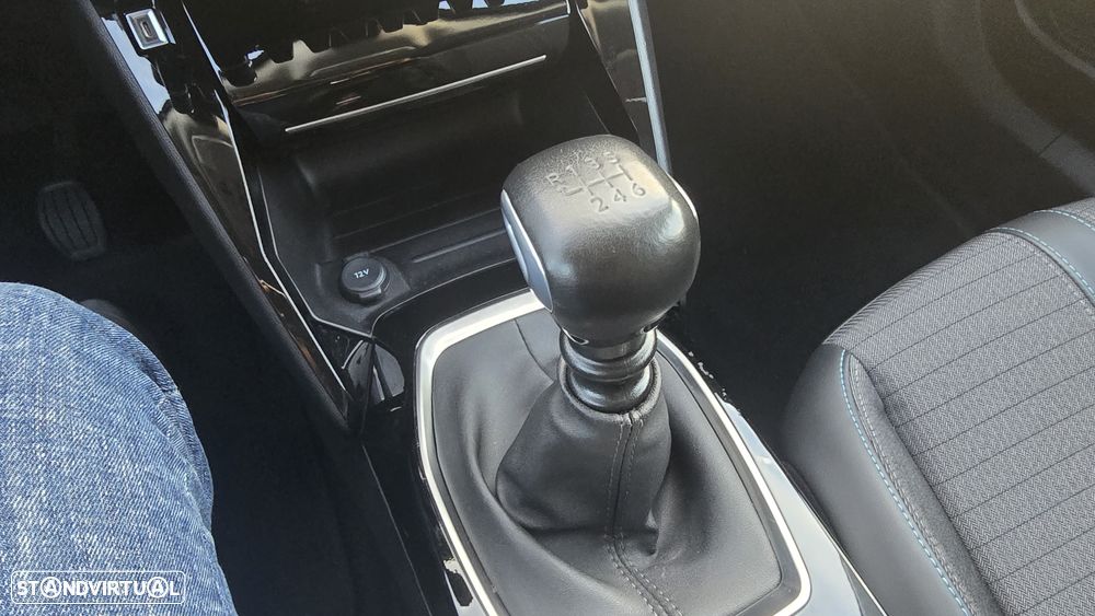 Peugeot 2008 1.2 PureTech Allure Pack - 27