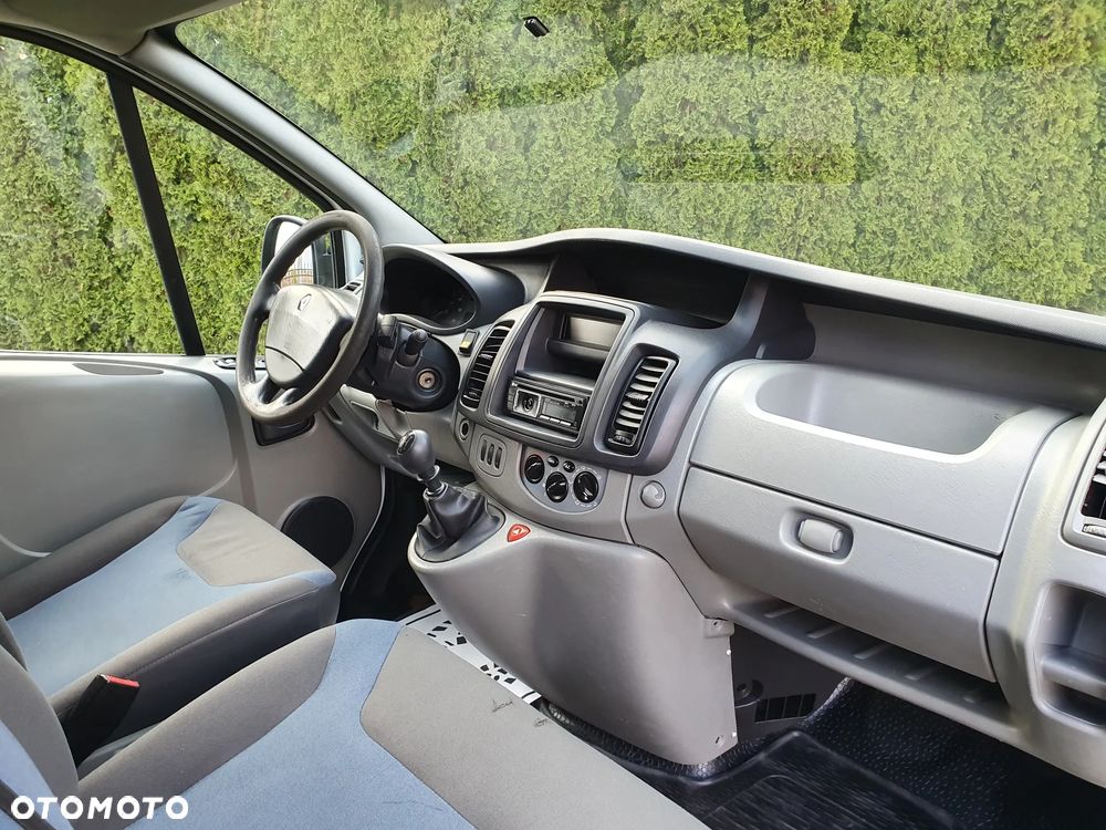 Renault Trafic - 16