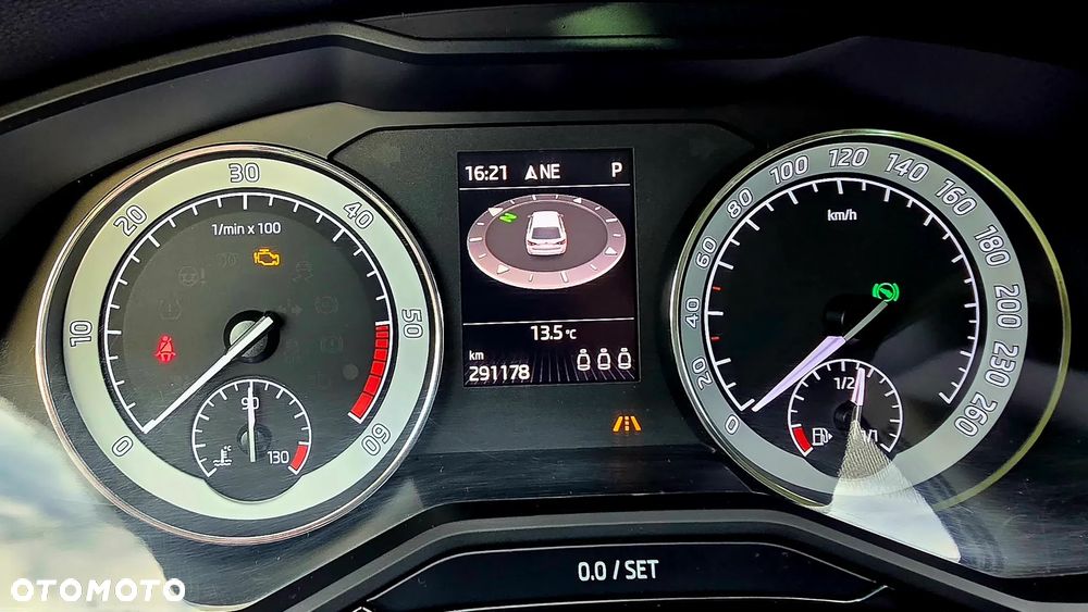 Skoda Superb 2.0 TDI 4x4 L&K DSG - 24