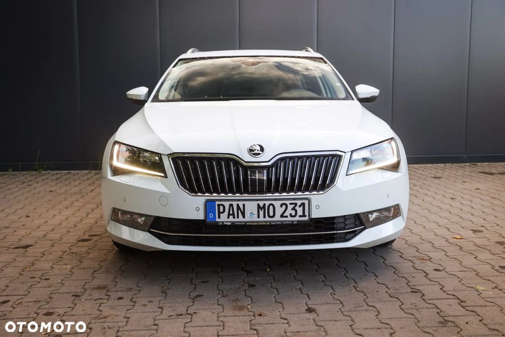 Skoda Superb 2.0 TDI 4x4 L&K DSG - 11