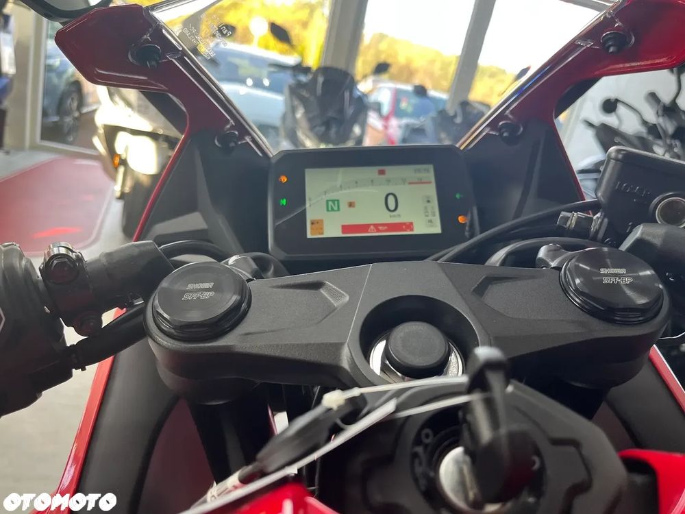 Honda CBR - 7