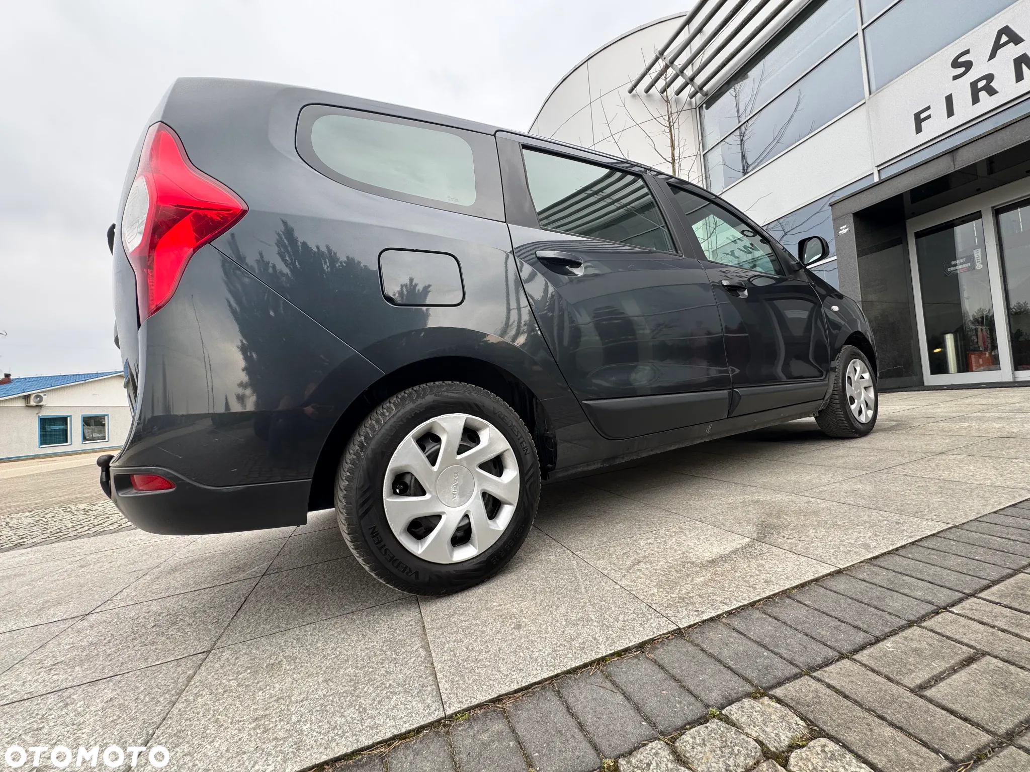 Dacia Lodgy 1.6 MPI 85 Prestige - 17