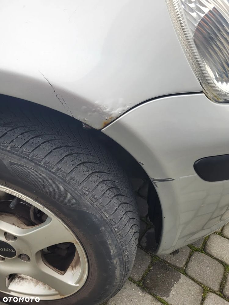 Toyota Yaris 1.0 Base - 11