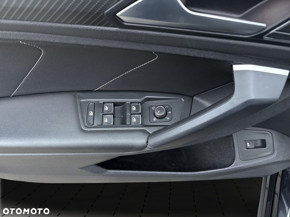 Volkswagen Tiguan - 12