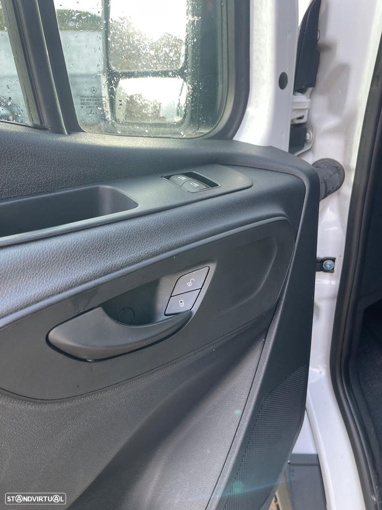 Mercedes-Benz SPRINTER - 24