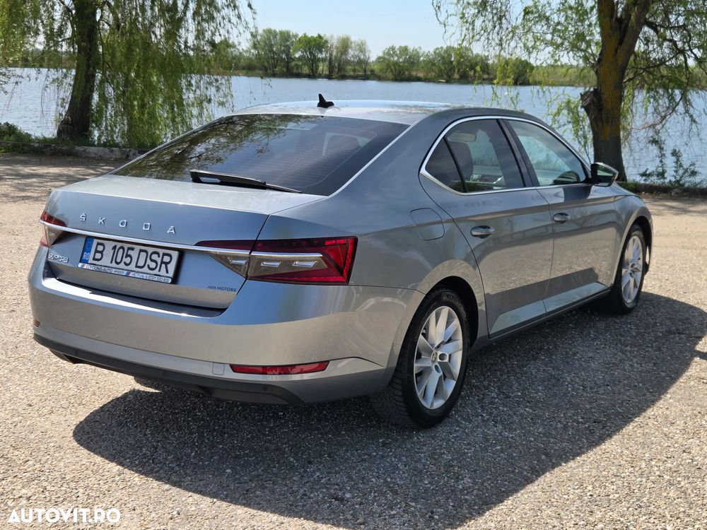 Skoda Superb 2.0 TDI DSG Style - 4