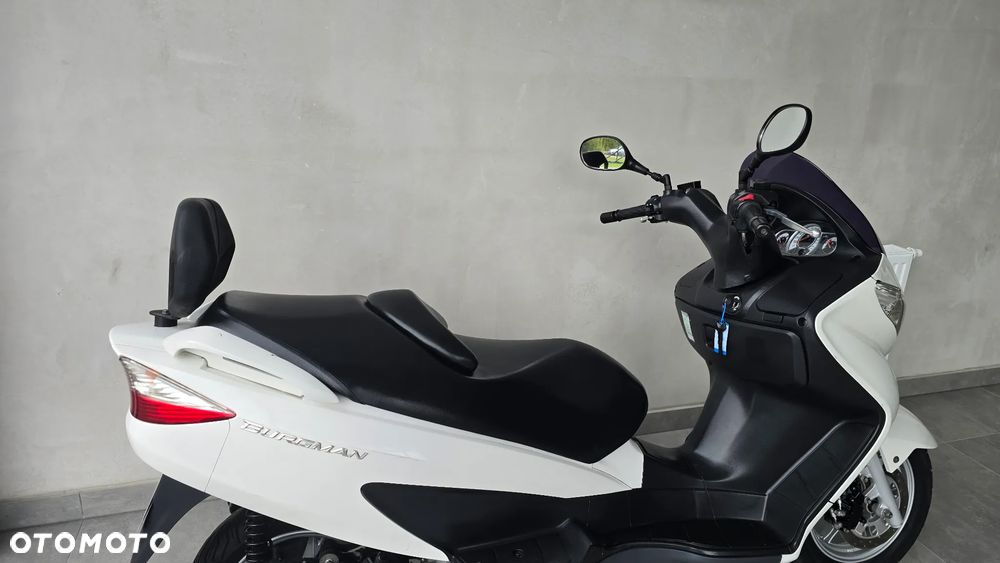 Suzuki Burgman - 23