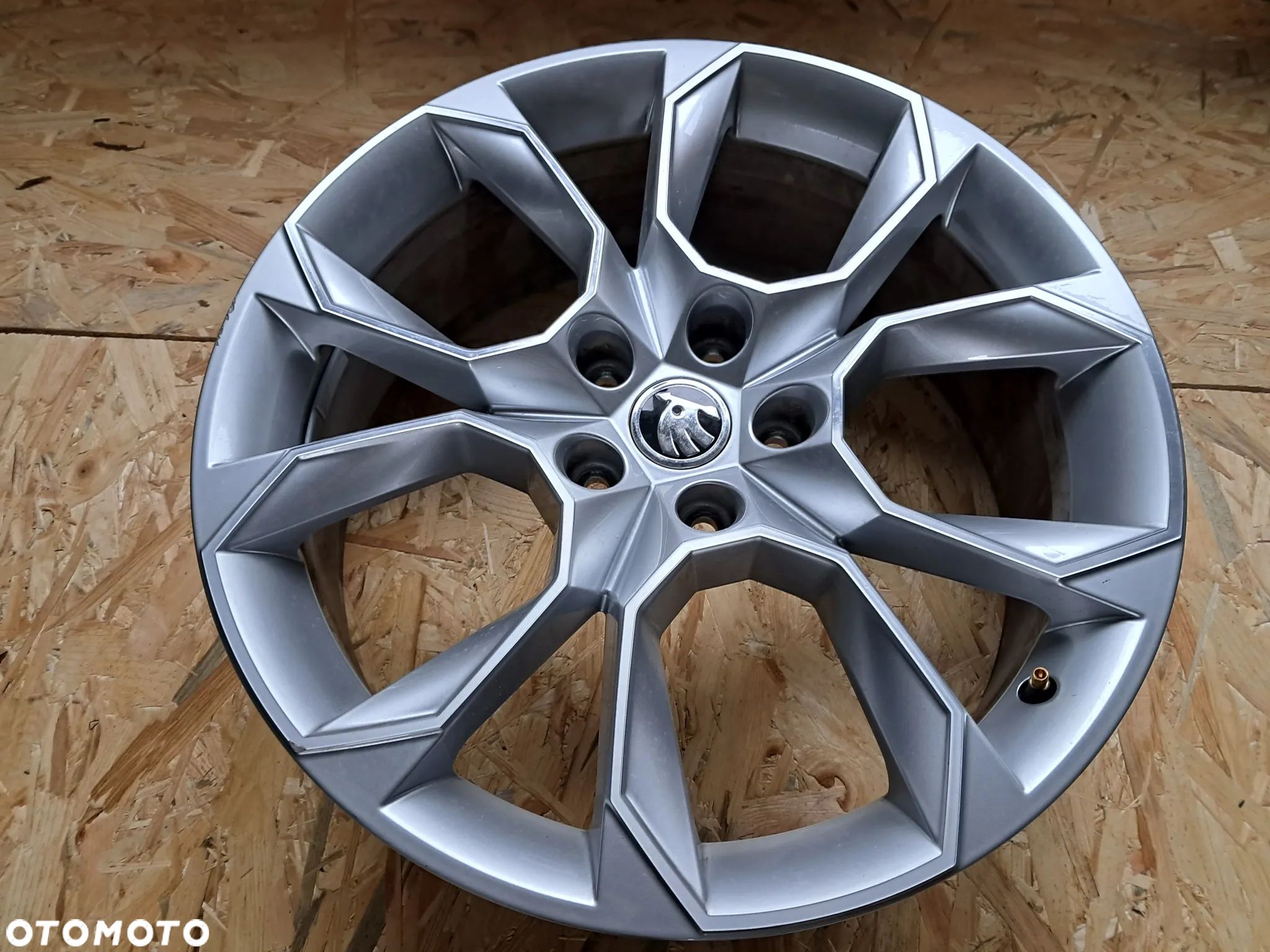 Felga Skoda Octavia III  5E RS 7,5Jx19 ET51 - 1