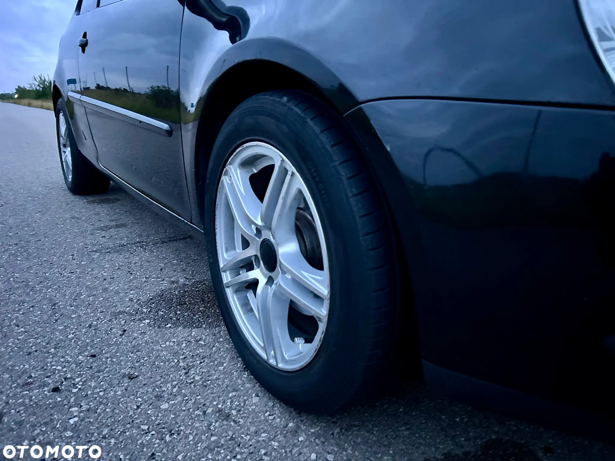 Volkswagen Golf V 1.9 TDI Comfortline - 16