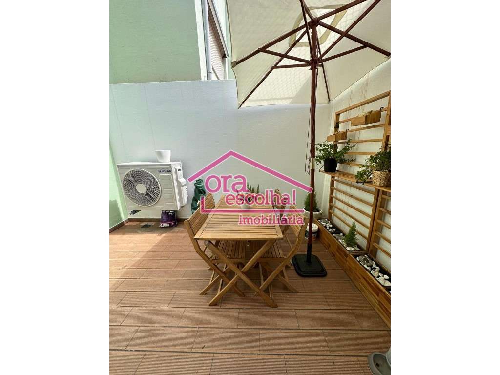 Apartamento T2 com SUÍTE e TERRAÇO no centro de Almada! - Grande imagem: 2/14