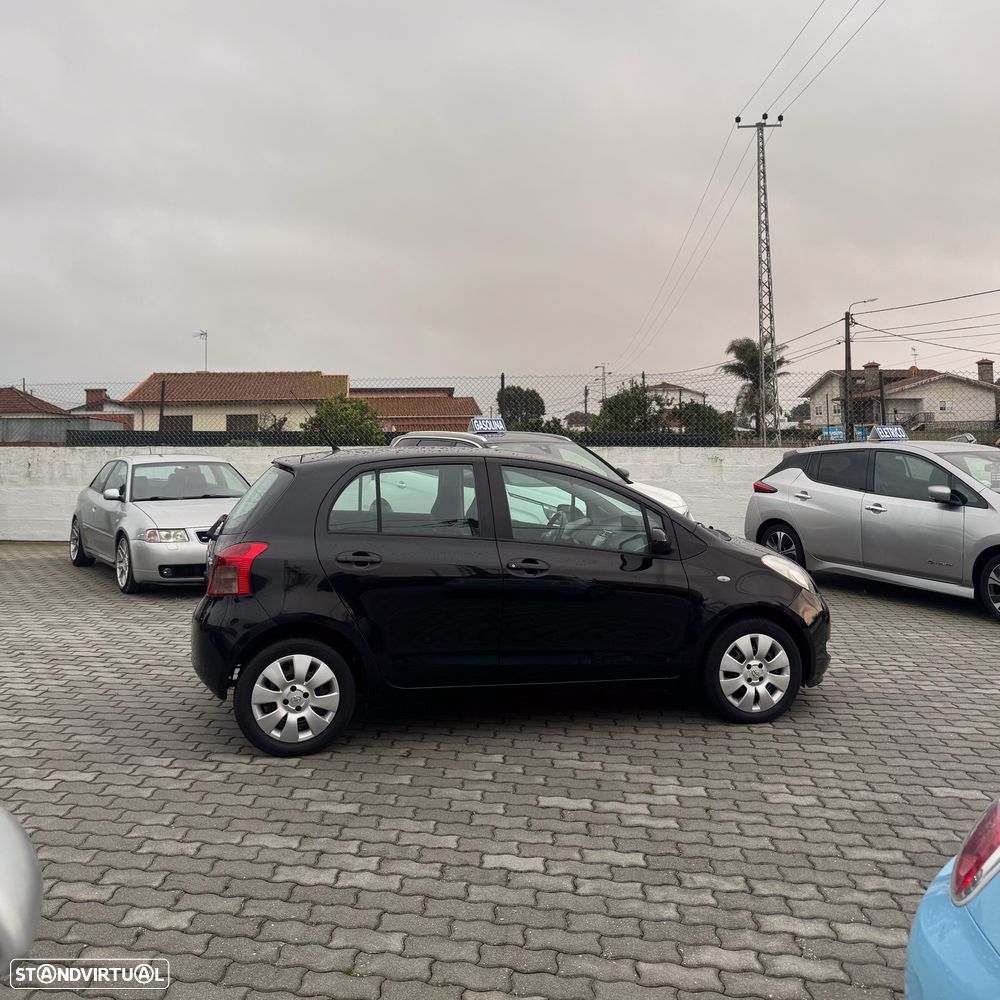 Toyota Yaris 1.0 VVT-i AC Manual - 4