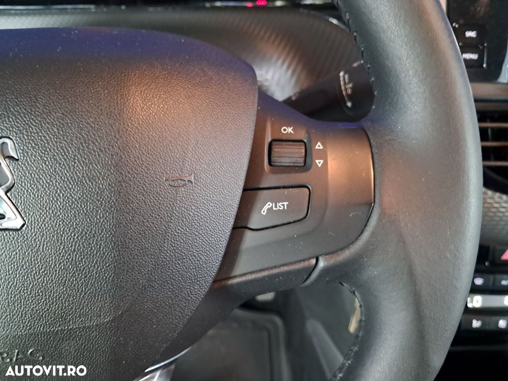 Peugeot 2008 - 13