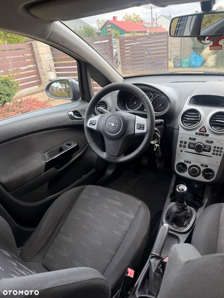 Opel Corsa 1.2 16V Cosmo - 30