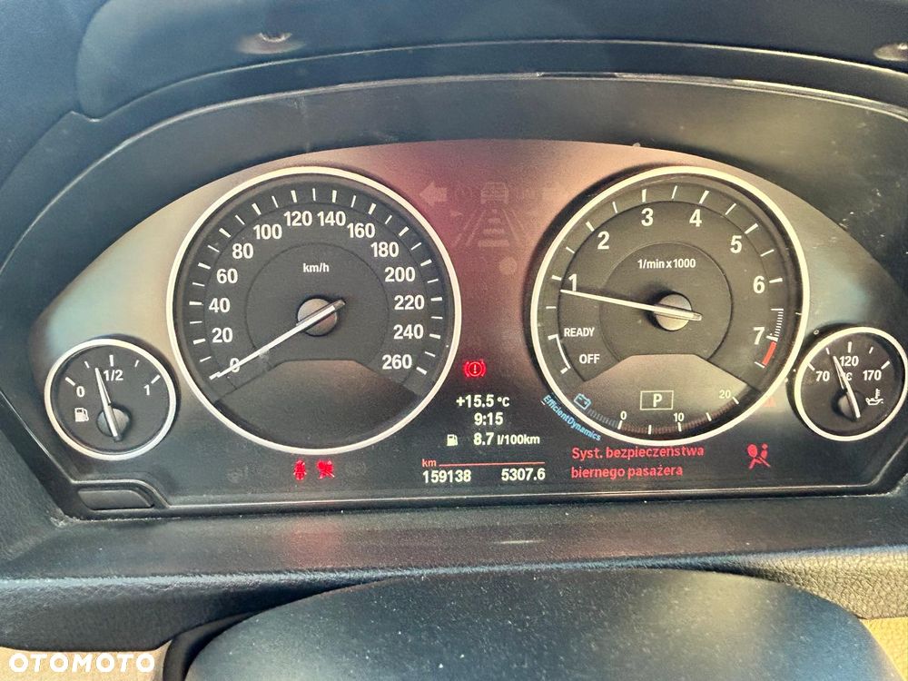 BMW Seria 3 320i - 24